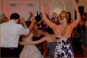 Guests Pack Dance Floor with Best Wedding Bands in Detroit Area